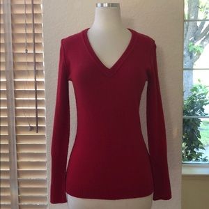 Autumn Cashmere beautiful deep red vneck pullover